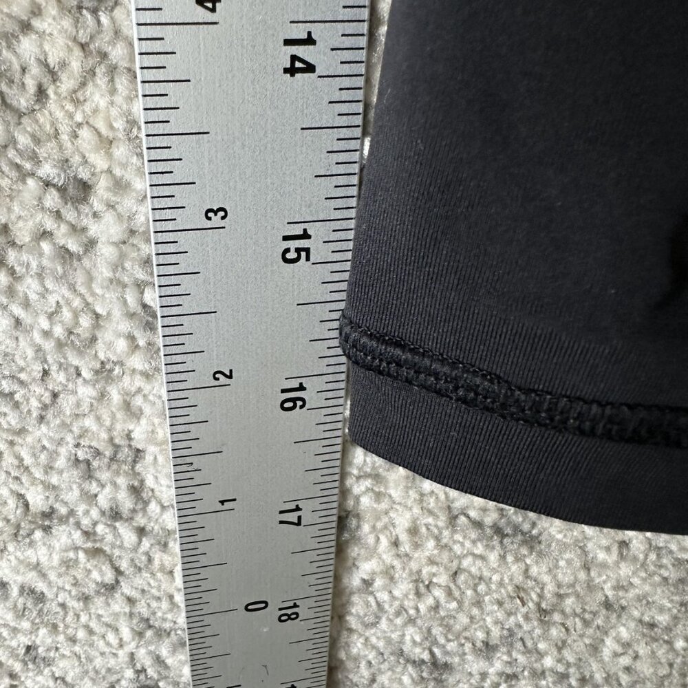 Lululemon Athletica Leggings Womens 6 Black Crop Capri Side Pocket Yoga Running - Picture 4 of 7